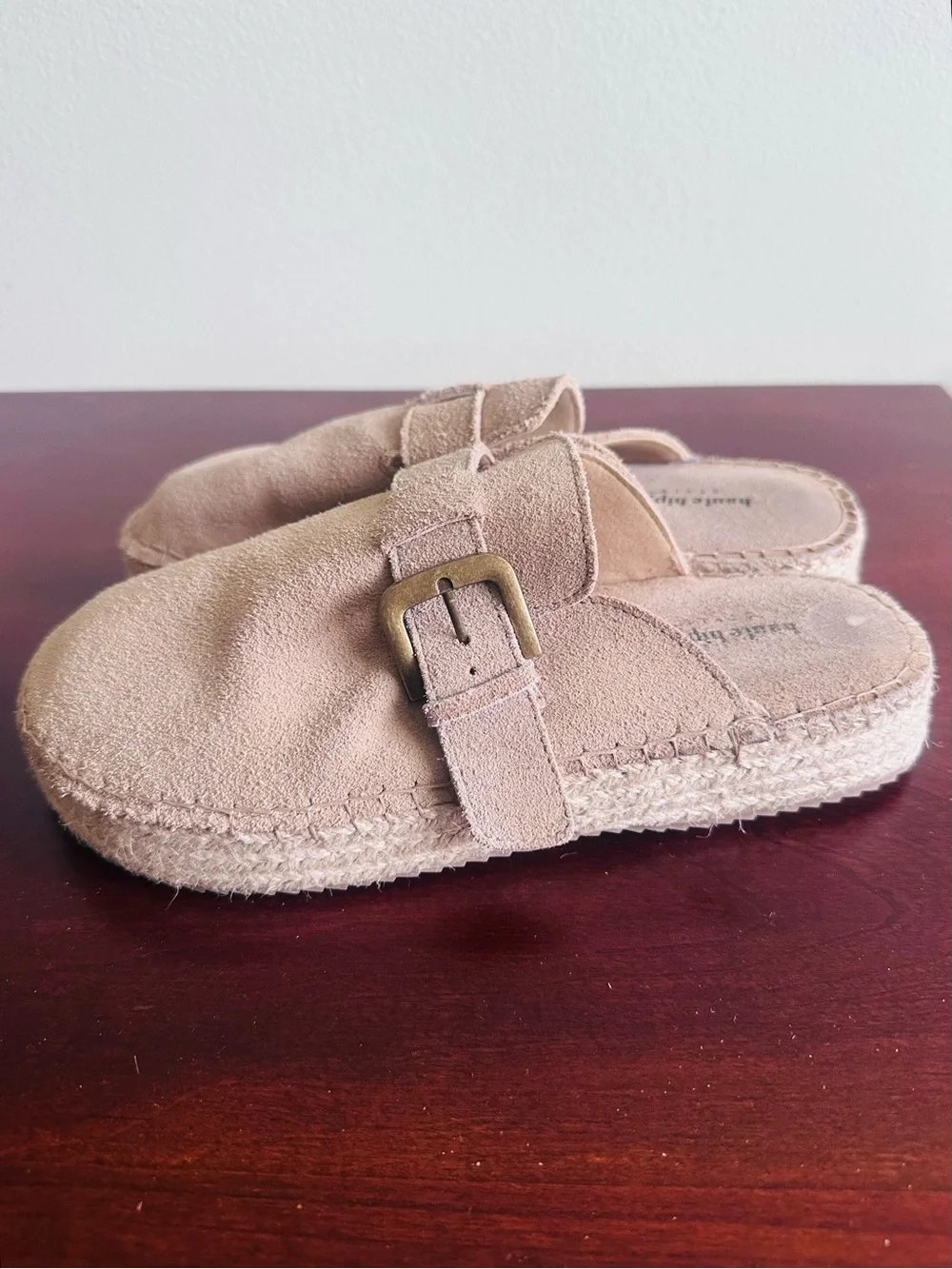Haute Hippie Aria Suede Mule Clogs Buckle Slip-On Beige size 7.5